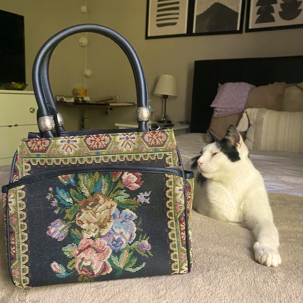 Floral Handbag / Crossover | SO many pockets | Black and colorful